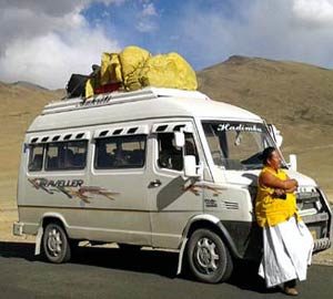 manali to leh taxi service