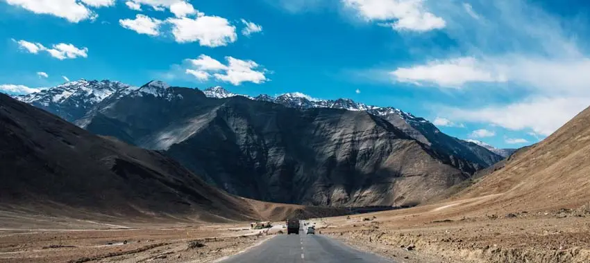 taxi service in manali